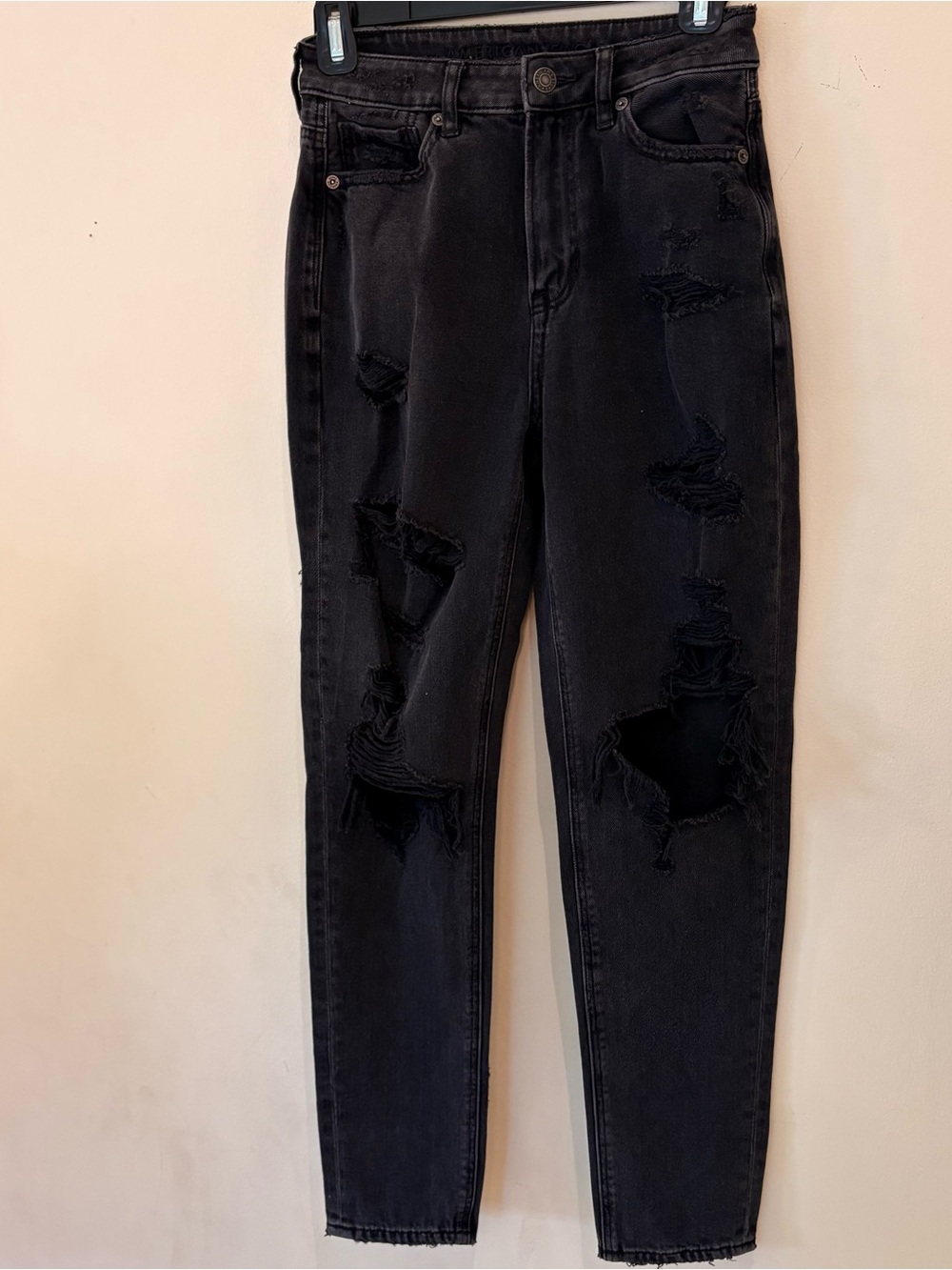 American Eagle Outfitters Black High-Rise Regular Fit Shredded Jeans Sz 2
